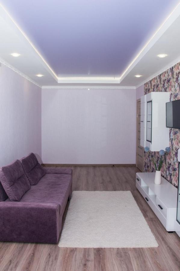 Vip Apartments Lutsʼk Esterno foto